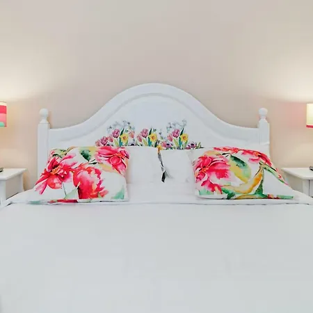 Semesterbostad Casa Da Aldeia By An Island Câmara de Lobos